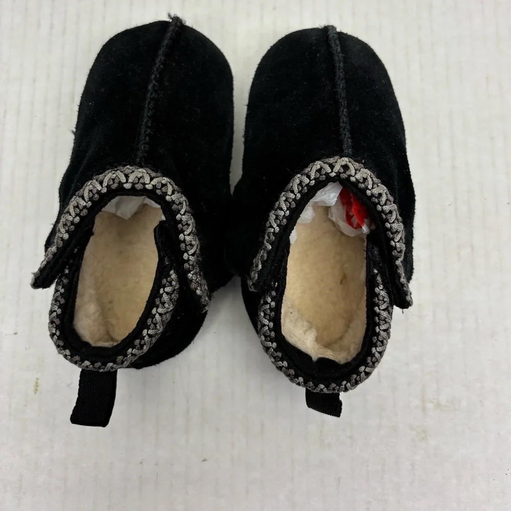 UGG Black Kids Cozy Slipper Booties, 4-5 baby, box 36